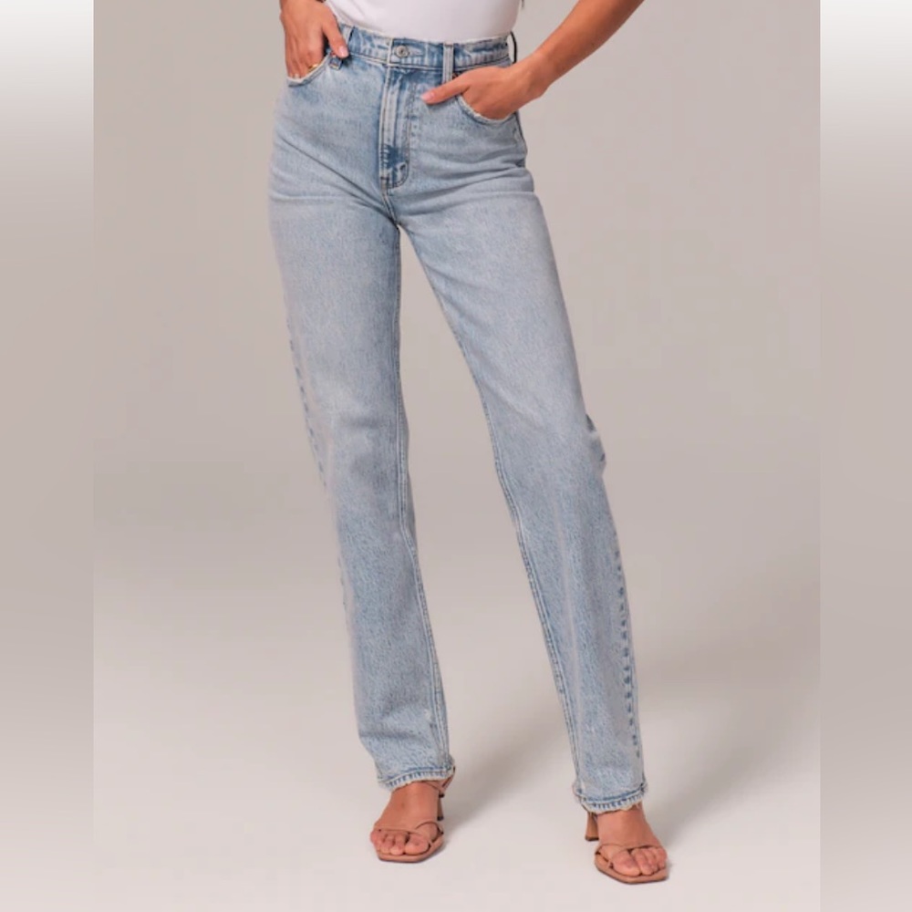 Abercrombie & Fitch High Rise 90s Jean size 26 Short